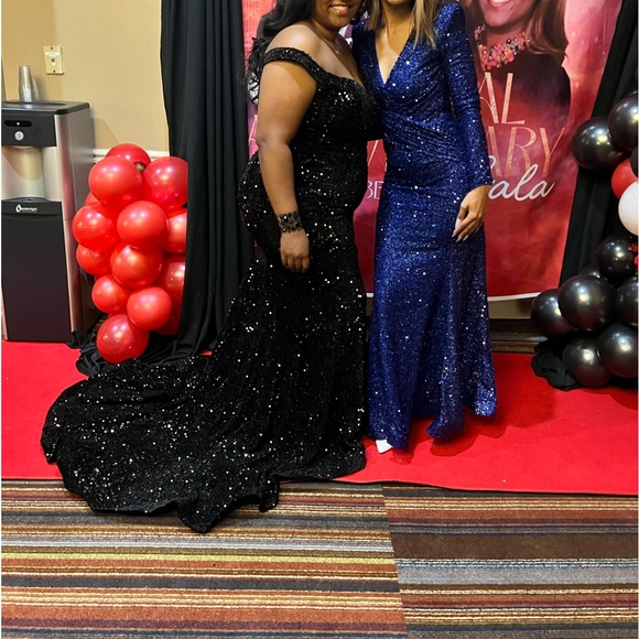 Royal blue sequined gown - Picture 4 of 4